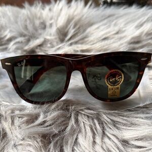 Authentic Ray-Ban Classic Wayfarer-RB2140-54
Unisex